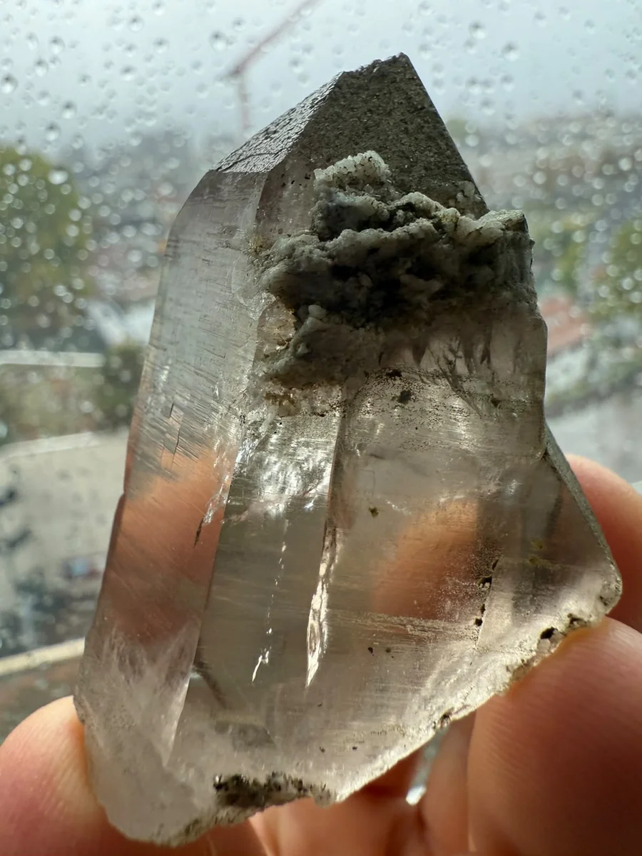Schöner Rauchquarz mit Chloritspitze - Bild 2