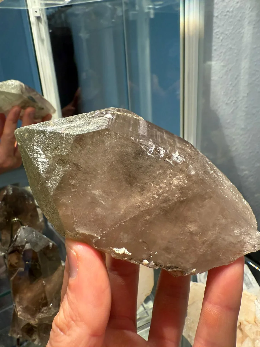2 smoky quartz points with chlorite - Image 5